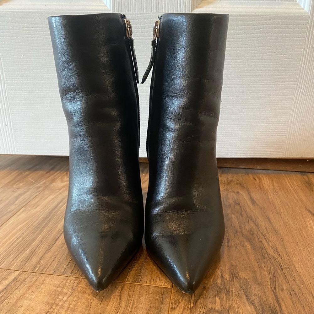 SCHUTZ Black Leather Ribbed-Block Heel Ankle Boots - Picture 4 of 11